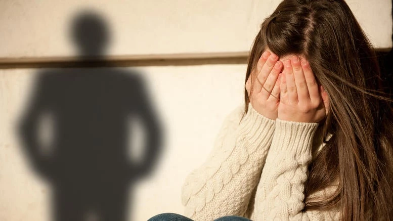 Θεσσαλονίκη: Οι κόρες κατηγορούν τον πατέρα τους για ασέλγεια – Ανοίγουν κλειστά στόματα στην Τούμπα!